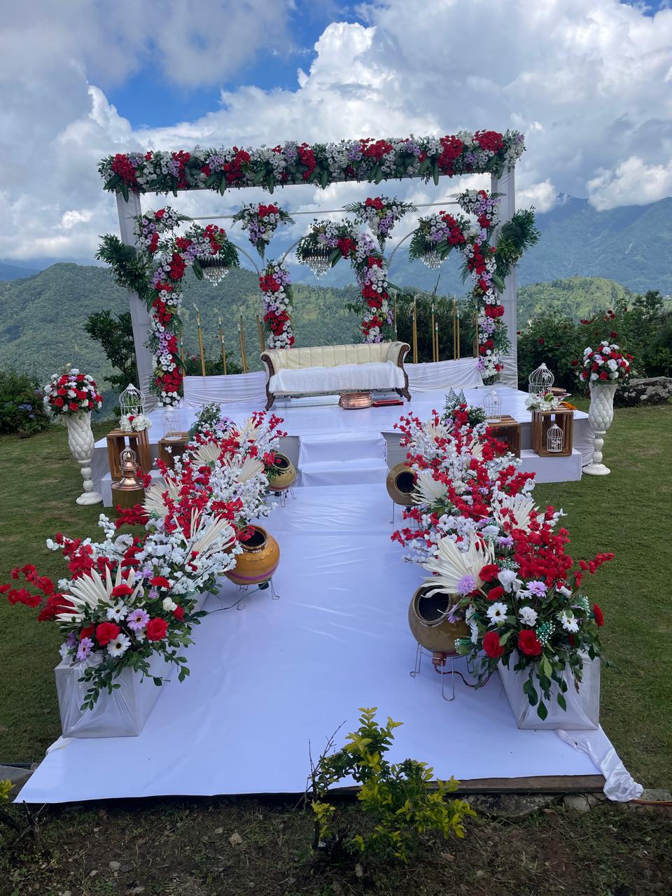 Outdoor Greenery Theme Wedding Backdrop & Entrance Decor