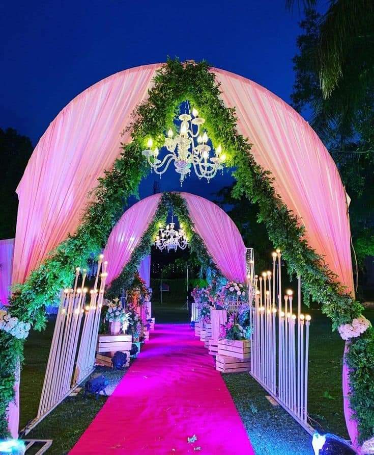 Luxury Wedding Gate Decoration with Floral Arch & Chandeliers